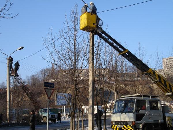 Ремонт фонаря с автовышки